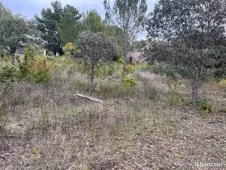 terrain à bâtir de 3750 m² à la bastidonne (84)