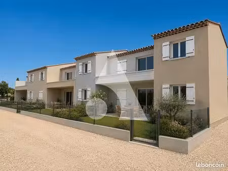 immeuble 3 pièces 72 m²