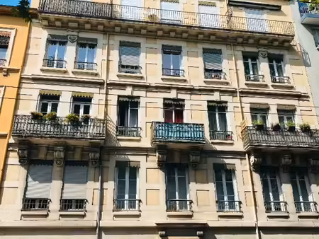 studio 1 pièce 25 m²