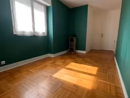 bureau 12 m²