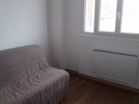 loue studio meublé de 20m²