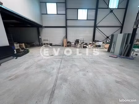 local d'activité 150 m²