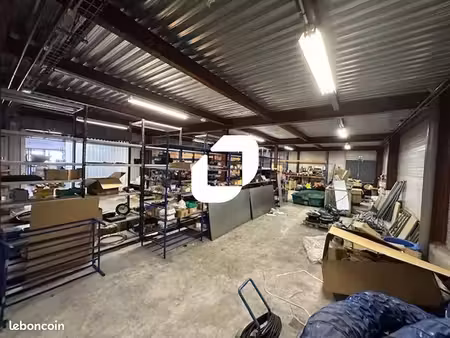 bureau 920 m²