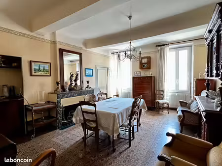 immeuble 7 pièces 192 m²