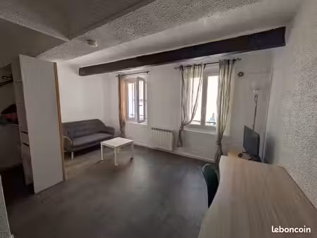 sstudio meublé 28m2 centre ville ollioules