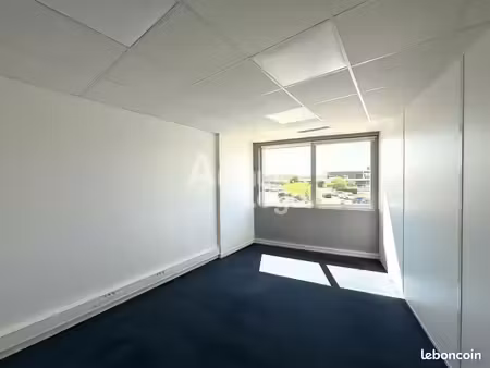 bureaux 184 m² saint benoit