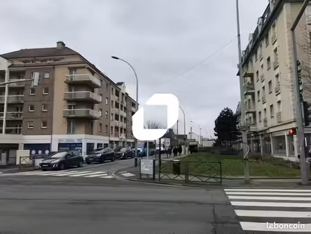 local commercial 245 m²