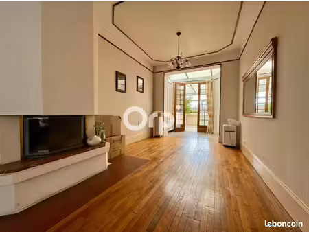 maison de ville 7 pièces 130 m²