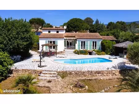villa t4/5 avec piscine à roquebrune sur argens