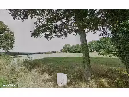 terrain à bâtir de 1980 m² à chaillac-sur-vienne (87)