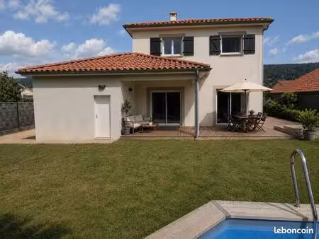 à vendre – maison familiale de 123 m² avec garage  piscine et prestations de qualité