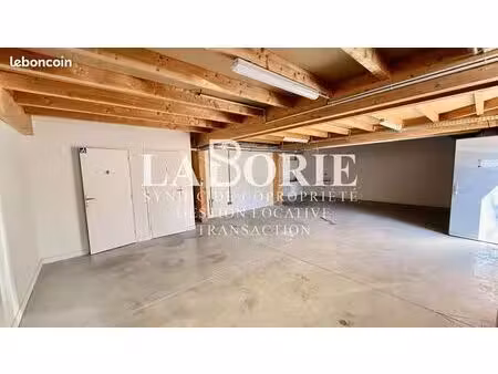 atelier 129 m² avignon