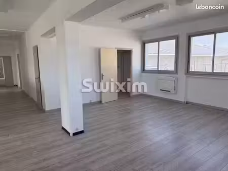 bureaux 100 m² orange