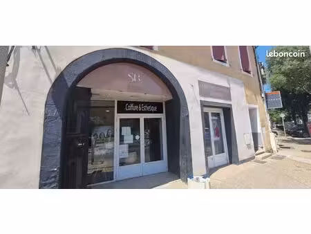 fonds de commerce coiffure 124 m²