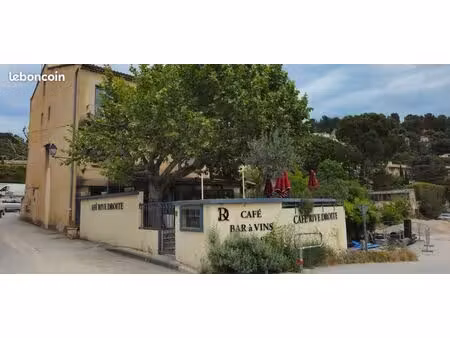 hôtel-restaurant 580 m² à vendre à apt – libre et équipé – 530 000