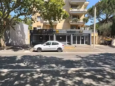 local commercial 73 m² avec devanture — bd de la gare — carpentras