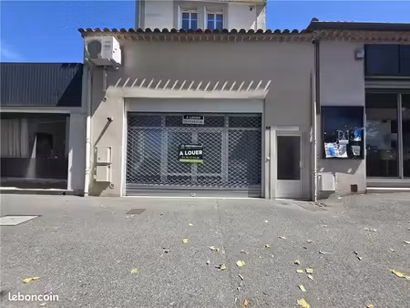 local 60 m² valréas