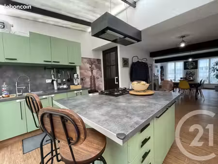 immeuble 315 m² guise