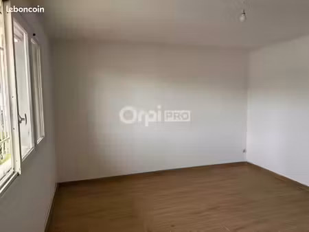 bureau 57 m²