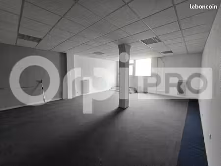 bureau 131 m²