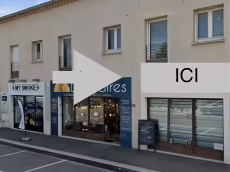 local commercial coustellet