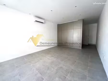 local commercial 27 m² vaison-la-romaine
