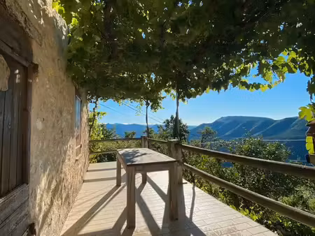 à seulement 1 heure de nice… notre petit paradis localisé cherche ses nouveaux propriétair