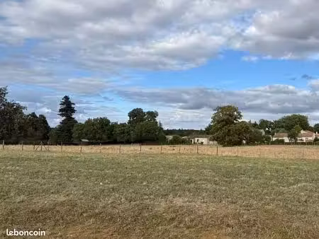 terrain à bâtir de 612 m2 au prix de 25284 à l'hermenault (85)