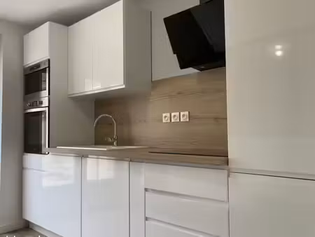 meublé : 2 pièces 36 m² avec cour à 1 minutes du centre-ville de tergnier et 10 minutes de