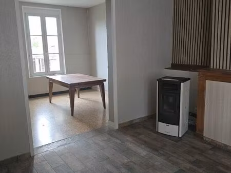 maison. 5 pièces  120 m2