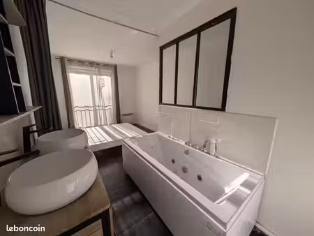 appartement 3 pièces – 63 64 m² – 2 chambres avec salles de bains privatives – terrasse & 