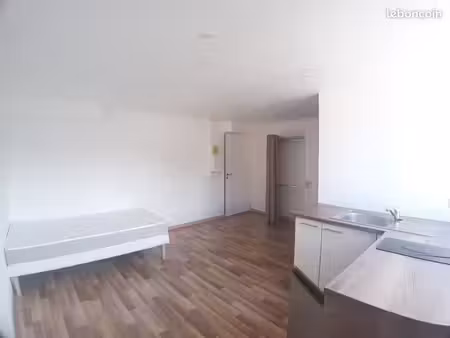 studio 1 pièce 24 m²