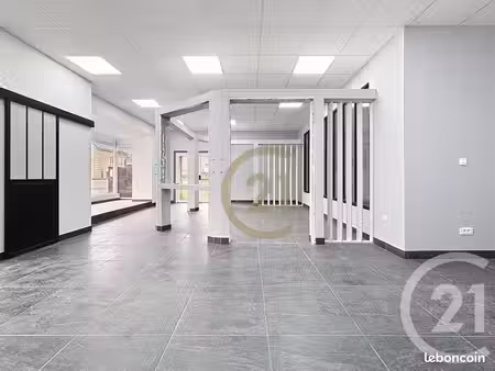 local commercial 179 m²