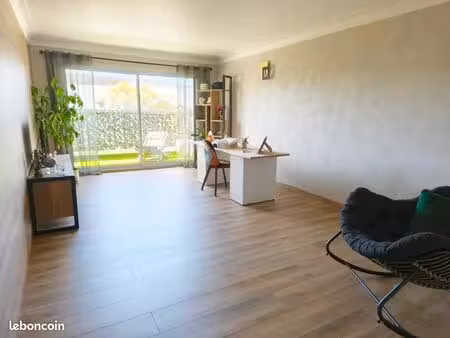 appartement proche port de plaisance