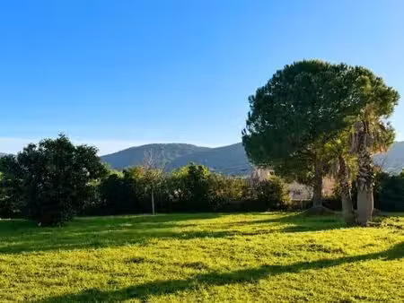 terrain 960 m² la crau