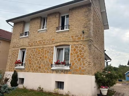 charmante maison en pierre de 105 m2 avec grand jardin  garage et dépendance à amagne. 237
