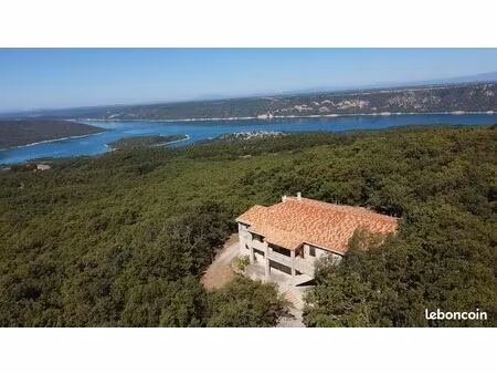 maison 5 pièces 254 m²