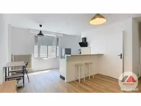 studio 1 pièce 30 m²
