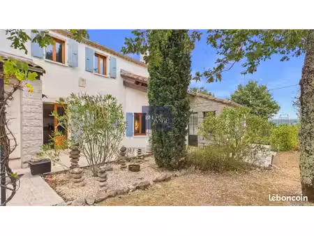 maison 6 pièces 151 m²
