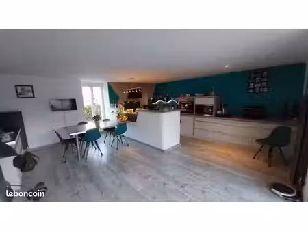 maison de village atypique plus gîte
