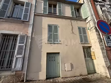 immeuble 5 pièces 111 m²