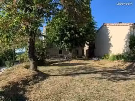 ensemble de 2 maisons à la campagne