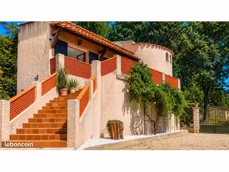 villa 7 pièces 232 m²