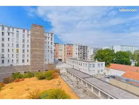 studio 1 pièce 23 m²