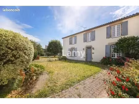 maison 200 m² bellevigny