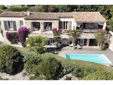 villa 5 pièces 139 m²