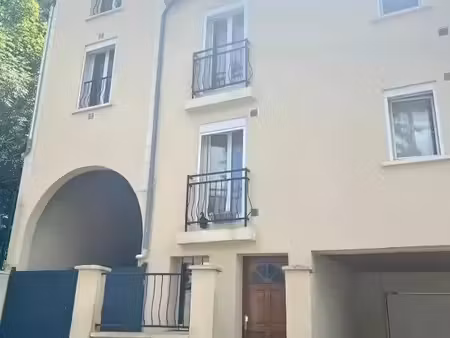 ? méry-sur-oise centre – t3 60 m² – 2 chambres – parking + 2 caves – locataire en place