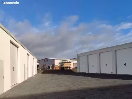 direct propriétaire : local d'activités / entrepôt de 32 m²