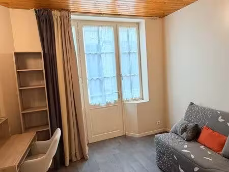 studio étudiant calme et lumineux