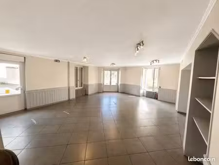 local commercial 110m2